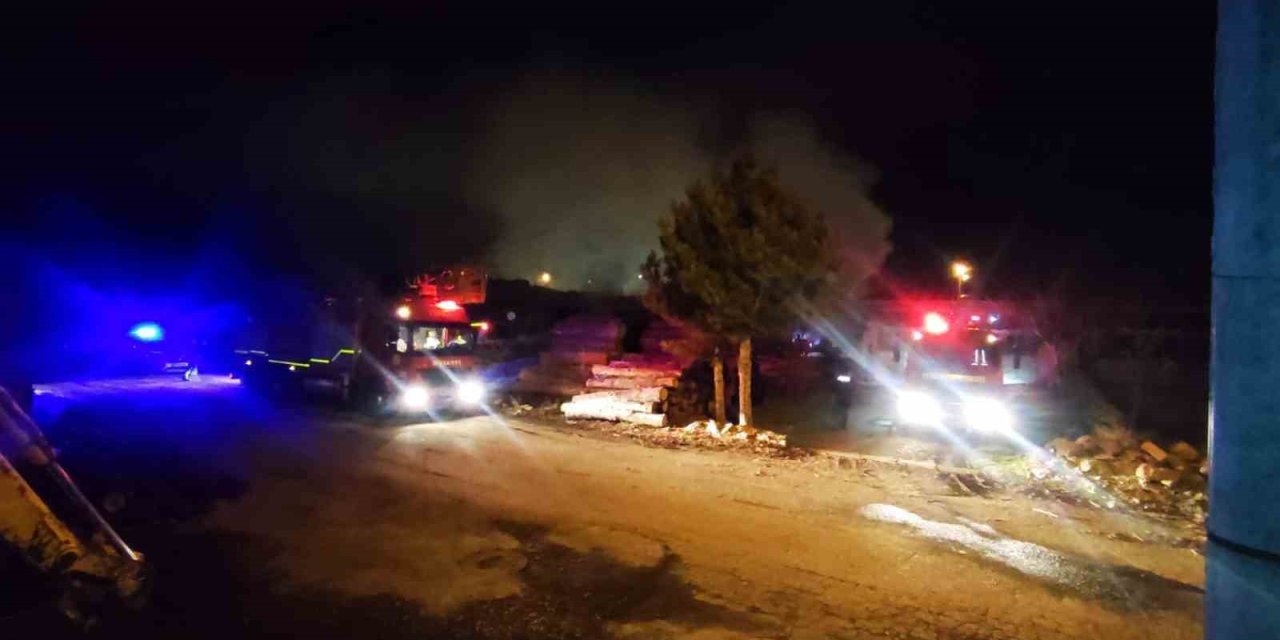 Soba Devrildi! Seydişehir Marangozlar Sitesinde Yangın Paniği