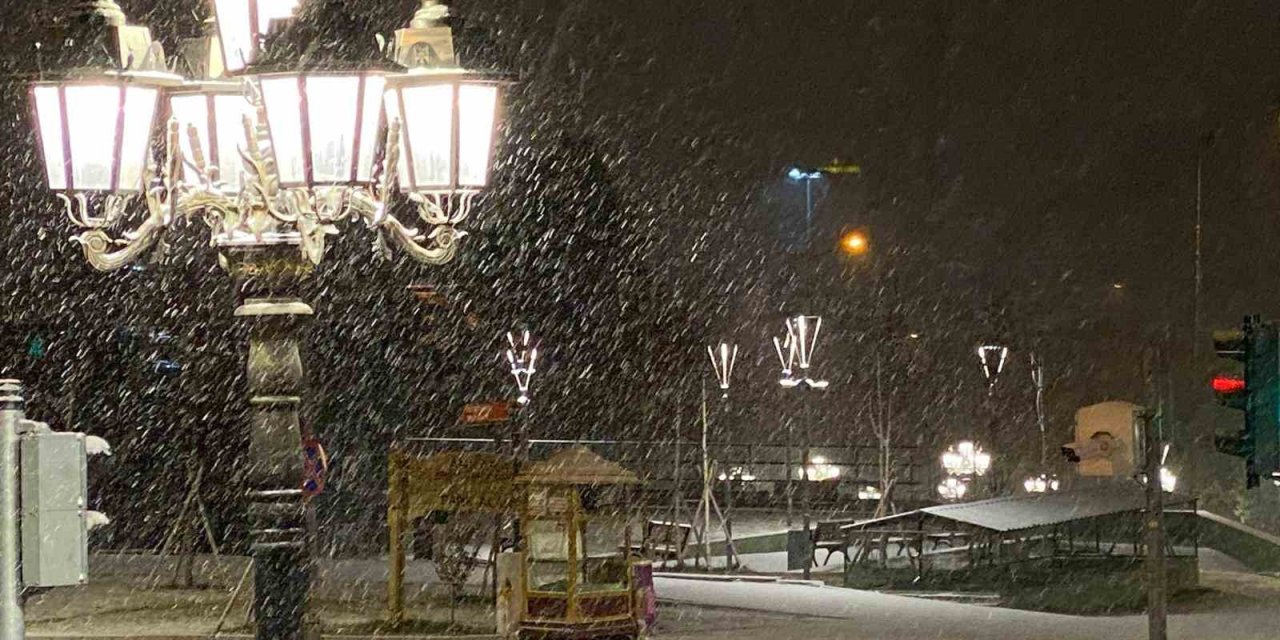 Başkent Yeni Yıla Kar Altında Girdi