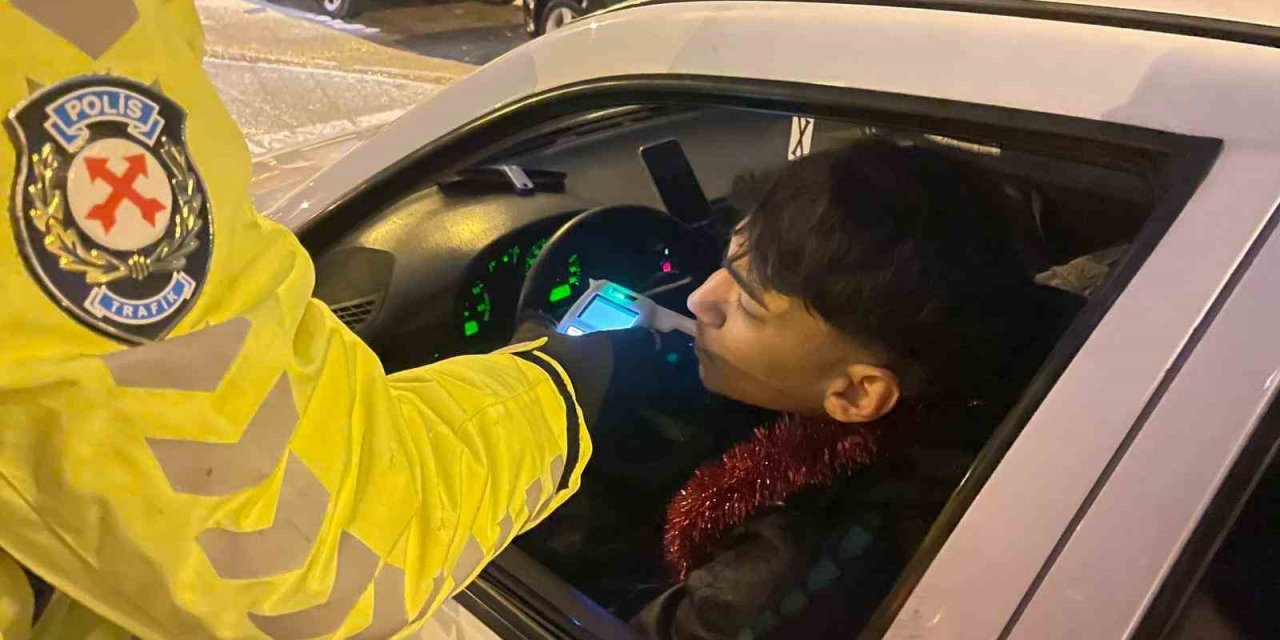 Yeni yıla eğlenceyle girdiler, cezayla çıktılar