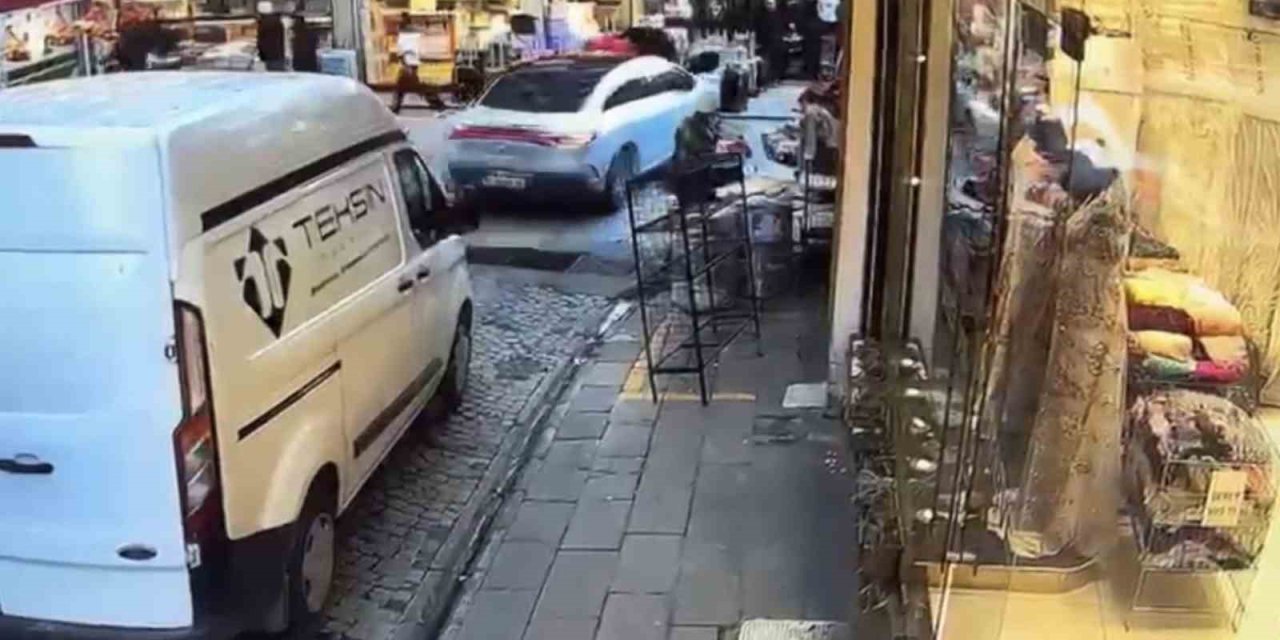 Fren yerine gaza basan sürücü vatandaşların arasına daldı