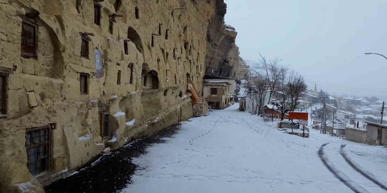 Kar Yağdı, Karaman’ın Tarihi Beyaza Büründü