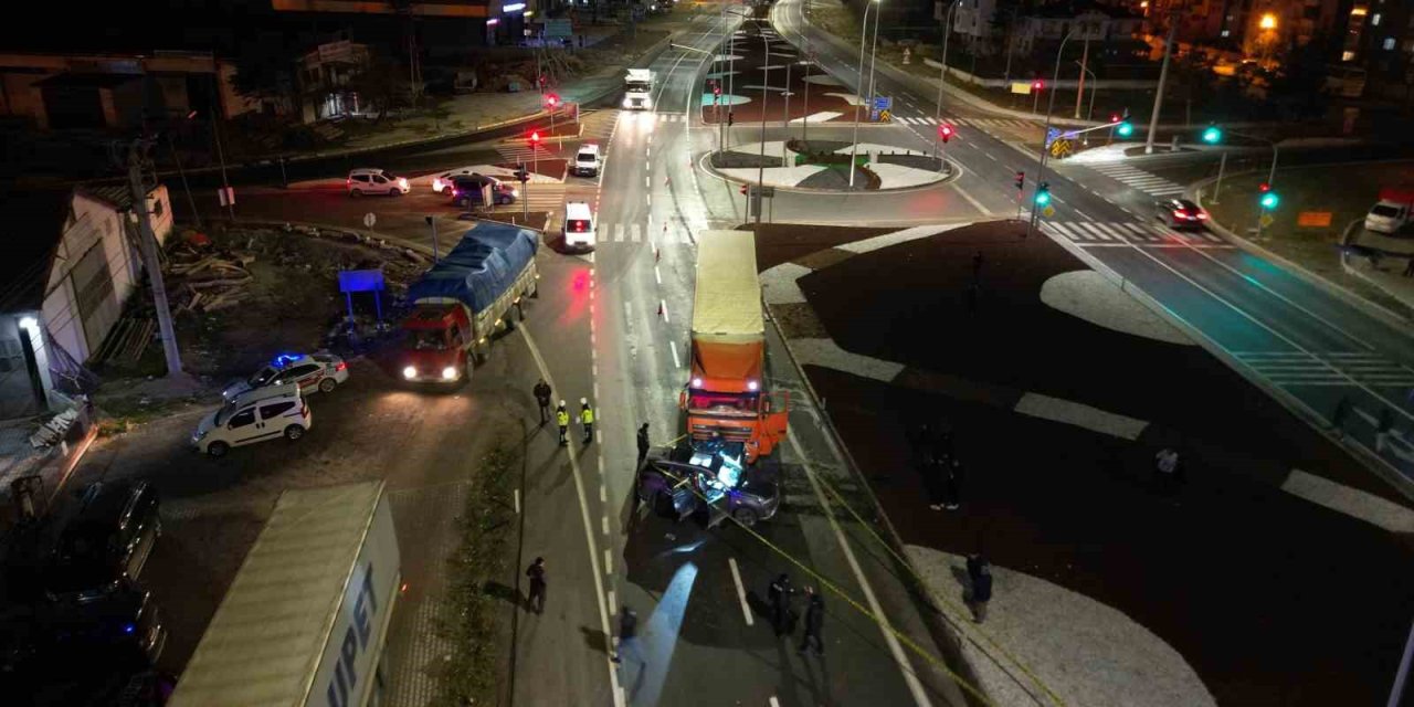 Bolvadin’de Feci Kaza: 7 Yaralıdan 1’i Hayatını Kaybetti