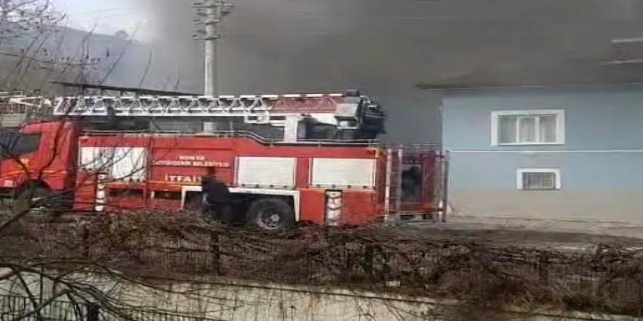 Müstakil evde yangın! Alevlere müdahale ederken yaralandı