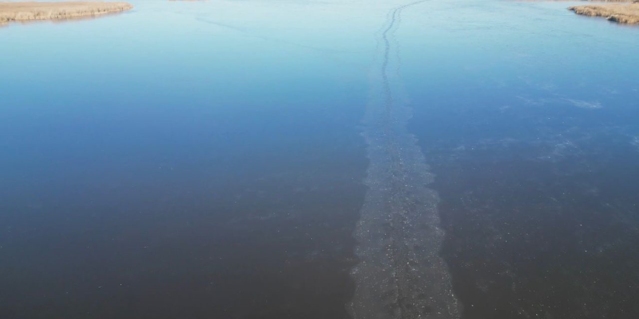 Afyon'un soğuğundan, Eber Gölü de nasibini aldı