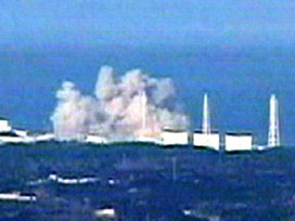 Fukuşima'da reaktörlere su pompalanıyor