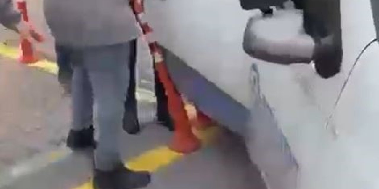 Ehliyet sınavından 7’inci kez kalan genç ortalığı birbirine kattı