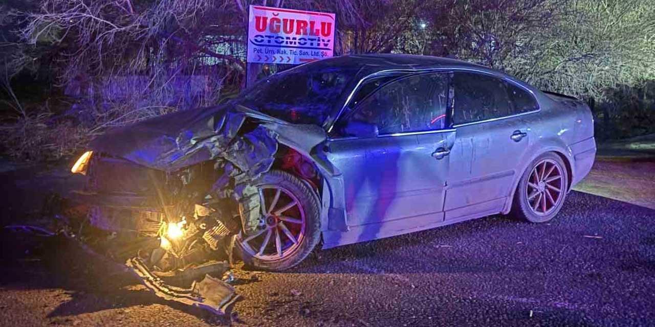 Karapınar’da gece yarısı kaza: Otomobil çekiciye çarptı