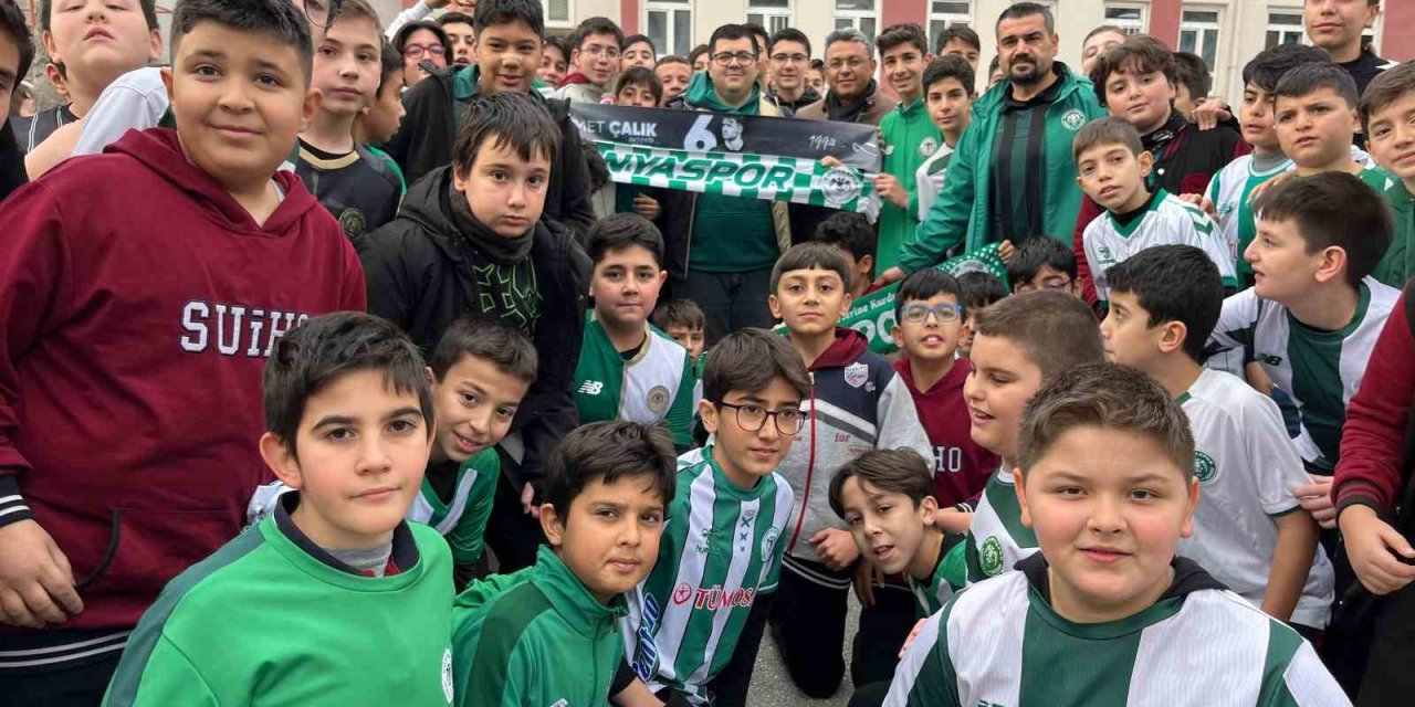 Konya’da örnek vefa! Ahmet Çalık için okul okul lokma dağıtıyor