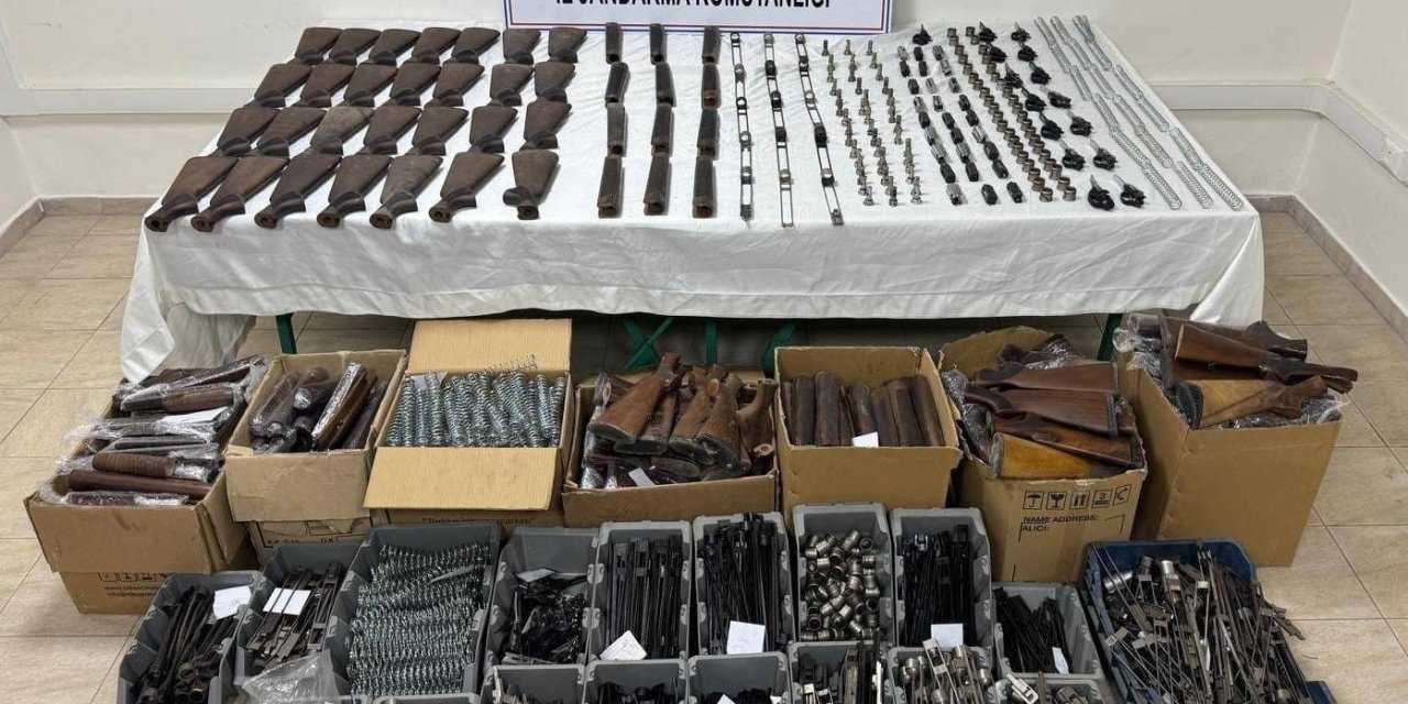Beyşehir'de tabanca ve tüfek parçaları ele geçirildi