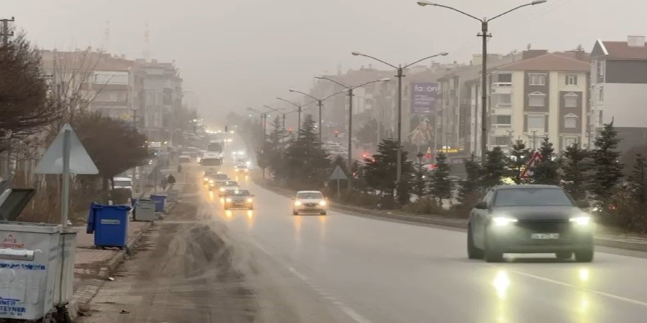 Konya-Ankara Yolunda Kum Fırtınası Trafiği Aksattı