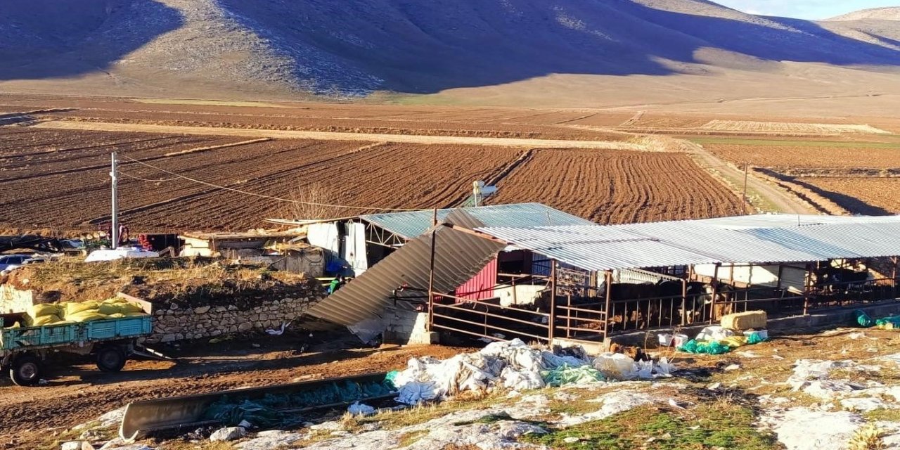 Ayrancı’da Fırtına Can Aldı: Uçan Çatı Bir Kişinin Üzerine Düştü