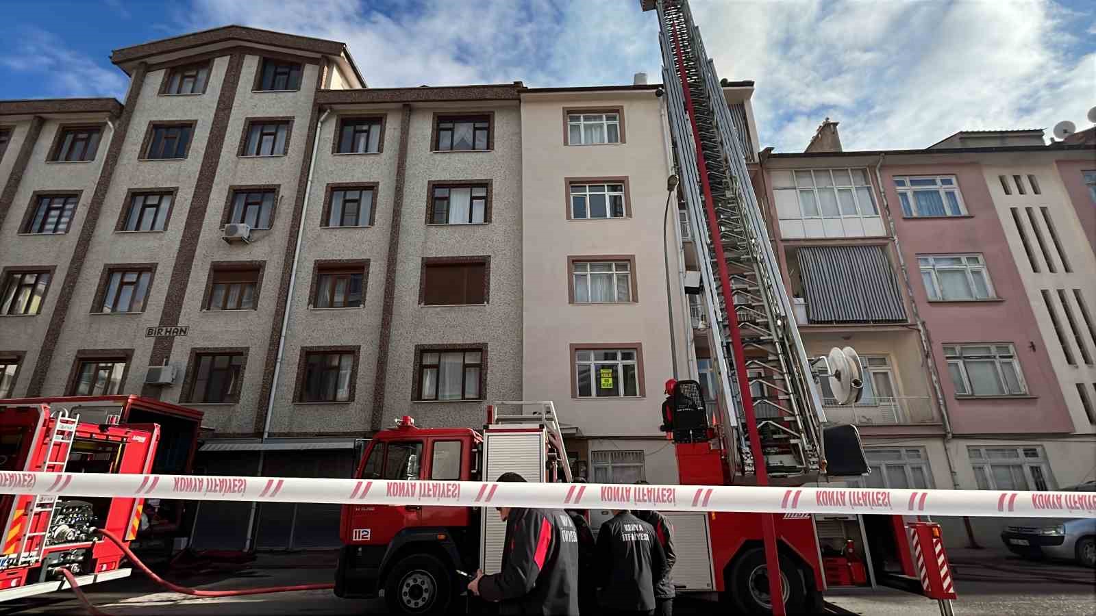 Konya'da Korku Dolu Anlar! İtfaiye Vincinden Hayati Müdahale