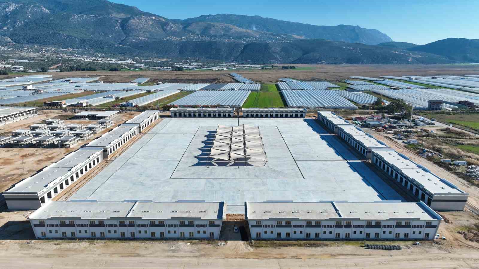 Antalya'ya Yeni Sebze Hali