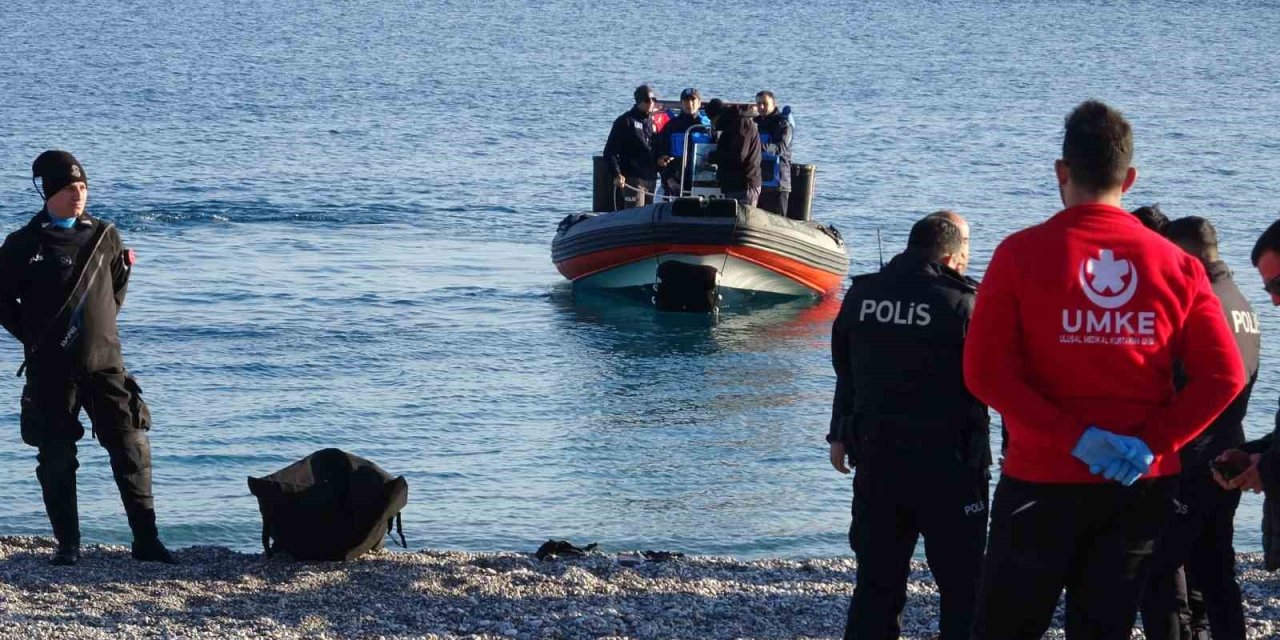 Balığa çıkan iki arkadaşın oltasına ceset takıldı