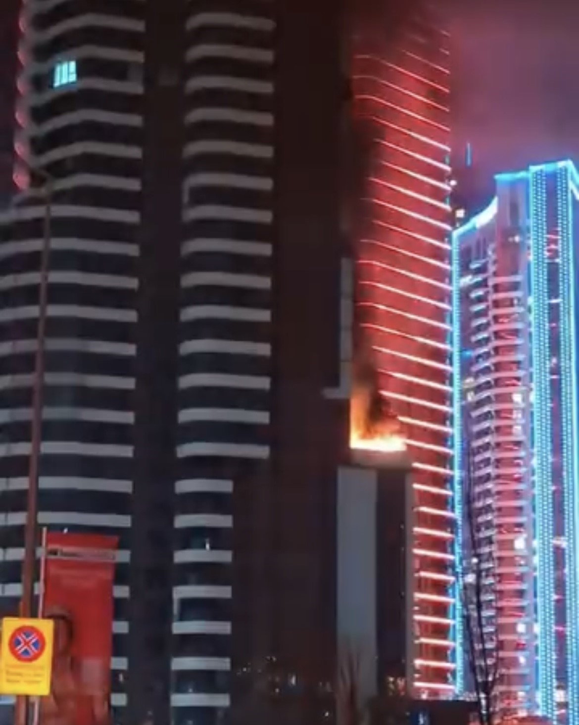 İzmir'in sembolünden alevler yükseldi