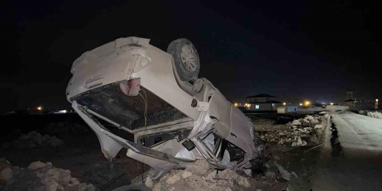 Aksaray Eskil’de otomobil şarampole takla attı: 3 yaralı