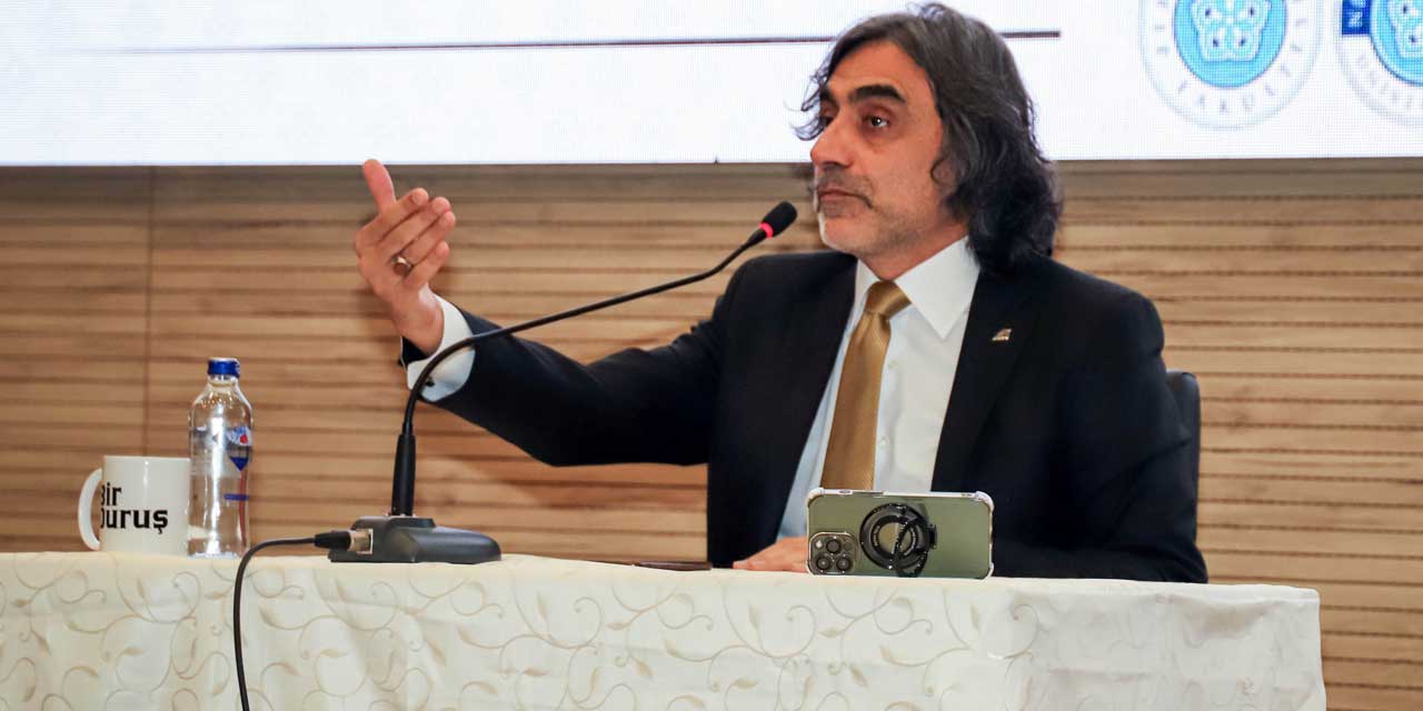 NEÜ Tıp Fakültesi’nde “Modern Dünyada Duruş Sahibi Olmak” Konferansı