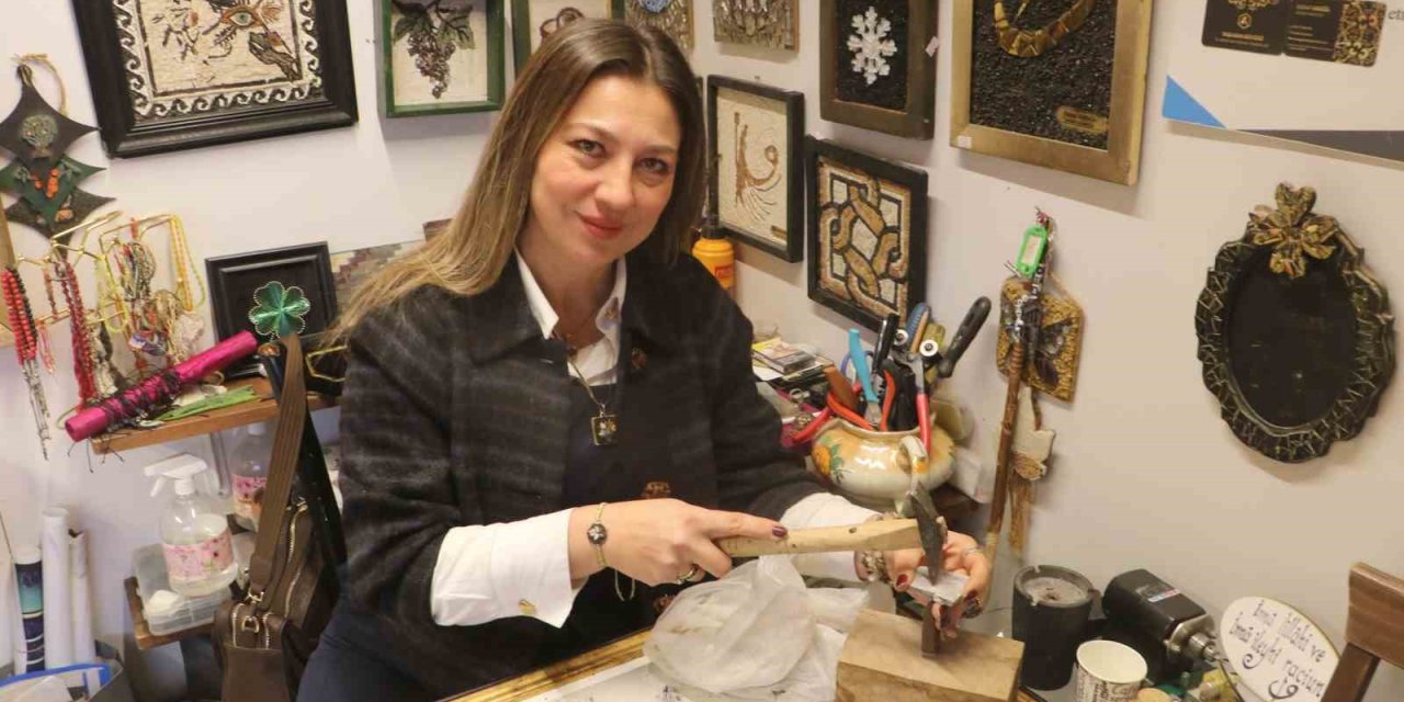 Deprem Sonrası Mozaikle Hayata Tutundu