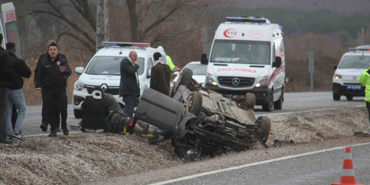 Beyşehir Yolunda Takla Atan Araçta Aynı Aileden 6 Kişi Yaralandı