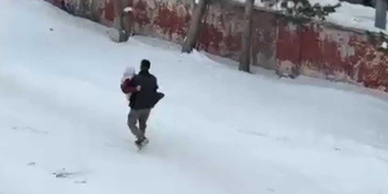 Günün Karesi: Annesini Kucağında Taşıdı