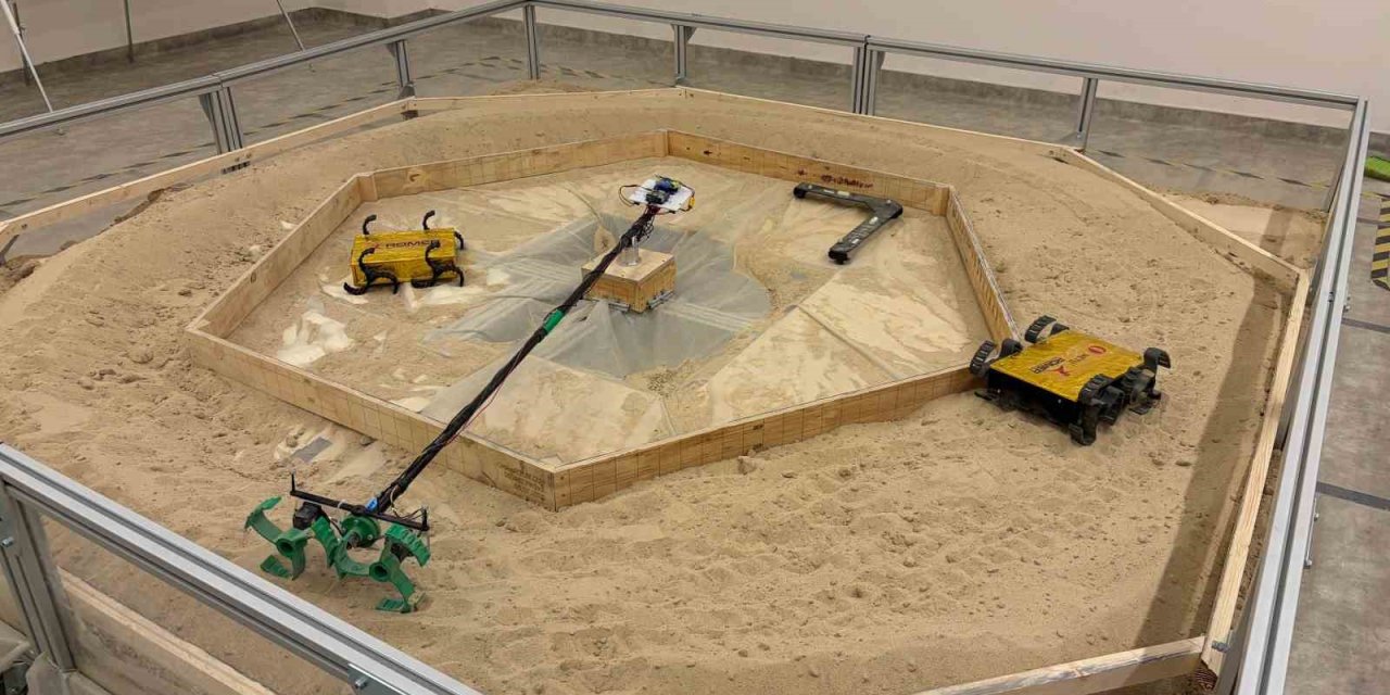 ODTÜ’de insansı robotlar geliştirildi, mikroroverlar Ay yolunda