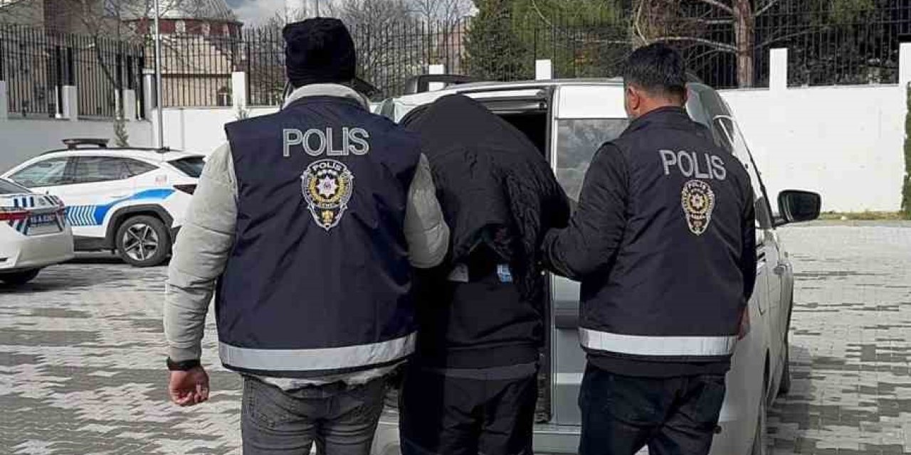 Zehir tacirinden şoke eden yöntem: Trafik tabelalarına bırakmış