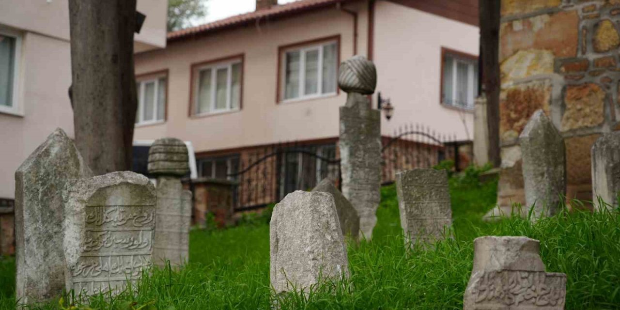 Yumurta parasıyla yapılan 394 yıllık cami restorasyona alındı