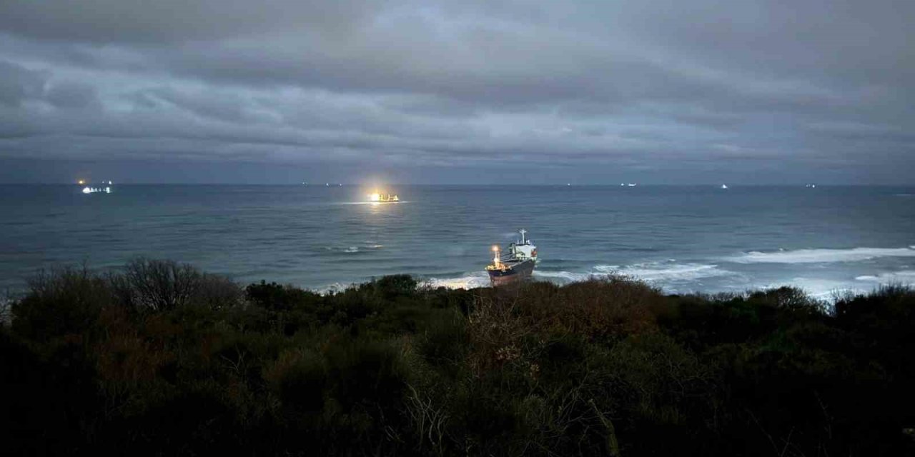 Kastamonu açıklarında vurulan gemi Sarıyer'de karaya oturdu
