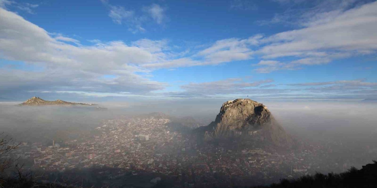 ‘4 Mevsim’ temalı Karahisar Kalesi görüntüsü mest etti