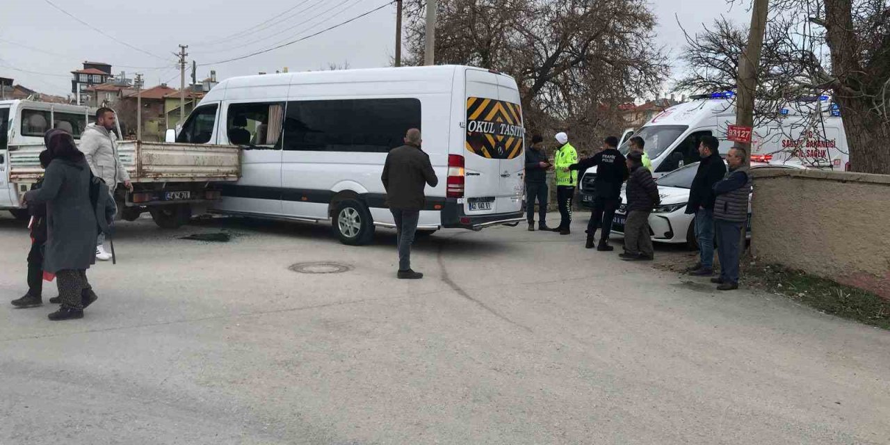 Korkutan kaza! Okul servisi belediye aracıyla çarpıştı