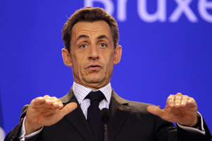 Kaddafi'nin oğlu Sarkozy'yi vurdu