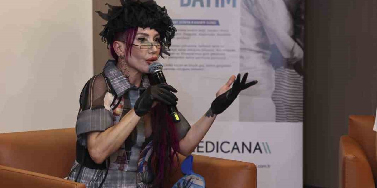 Hande Yener: Drenlerle Sahneye Çıktım, Kimse Bilmiyordu