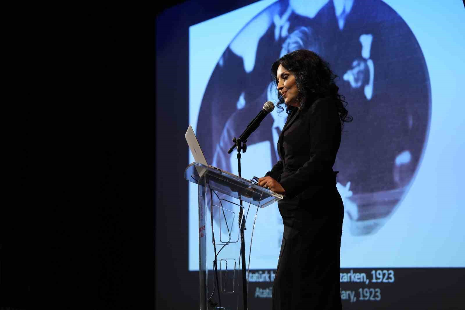 Füreya Koral’ın sanat yolculuğu Ankara’da anlatıldı