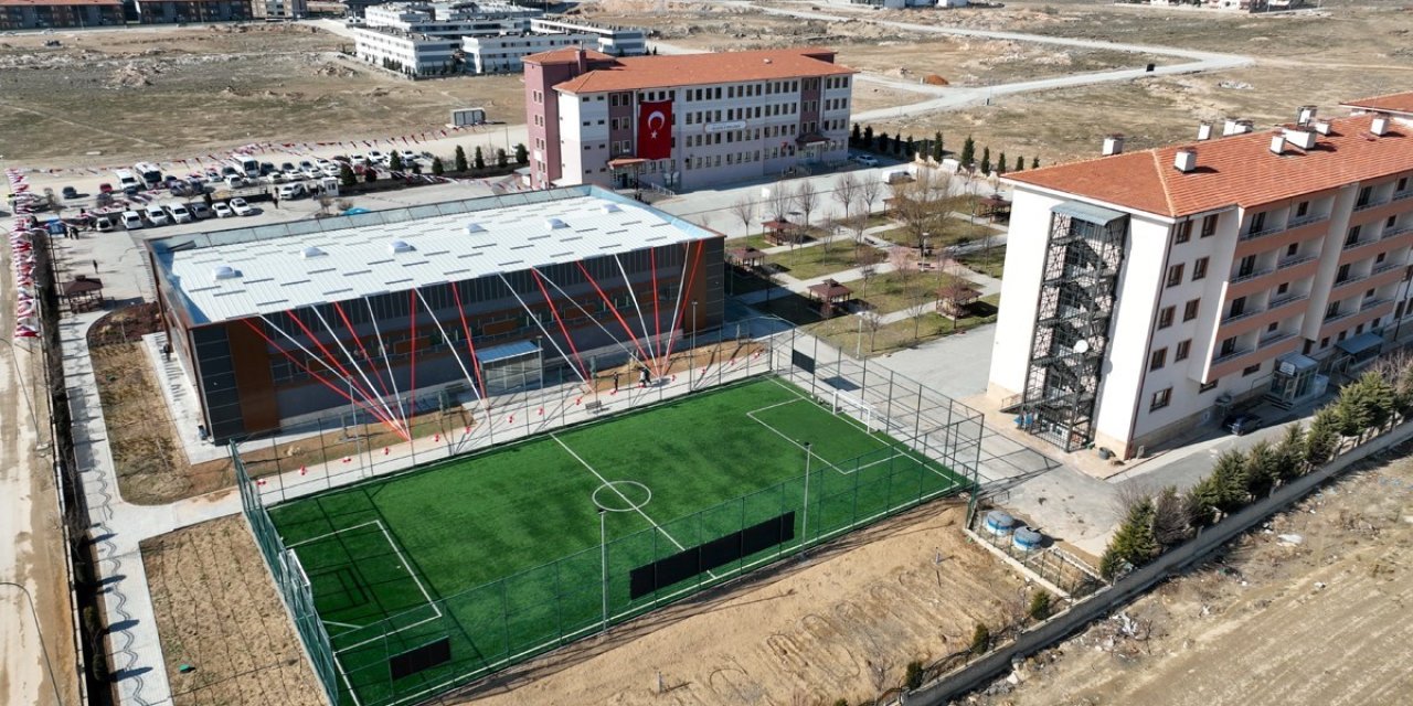 Selçuklu Fen Lisesi’ne 67,6 Milyon TL’lik Spor Yatırımı Açıldı