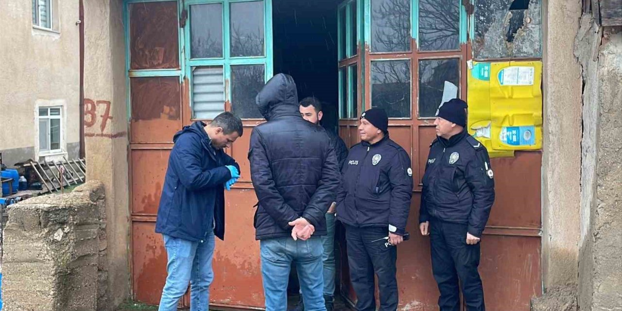Evinin deposunda silahla vurulmuş halde bulunan şahıs kurtarılamadı