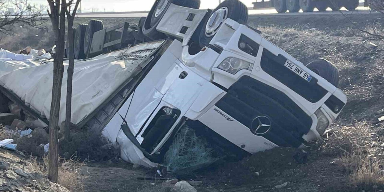 Tatlıcak’ta kaza! Kontrolden çıktı, şarampole devrildi