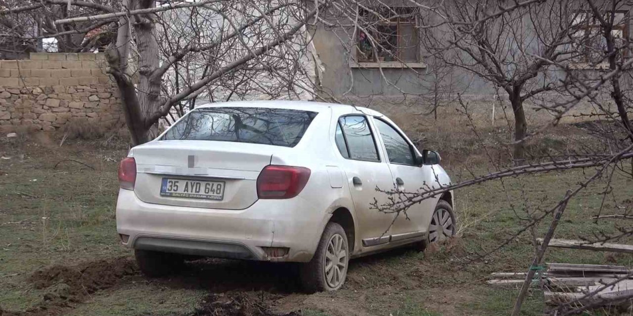 'Dur' ihtarına uymadı, aracı bırakıp kaçtı