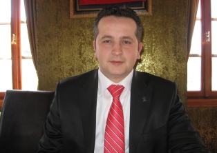 'Gençleri temsil etmek için adayım'