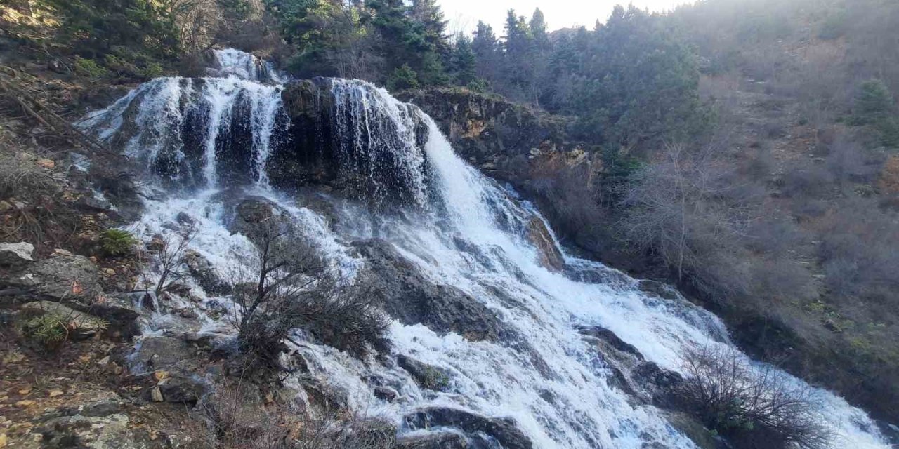 Konya'da 1,5 ay akan şelalenin yüzyıllık hikayesi