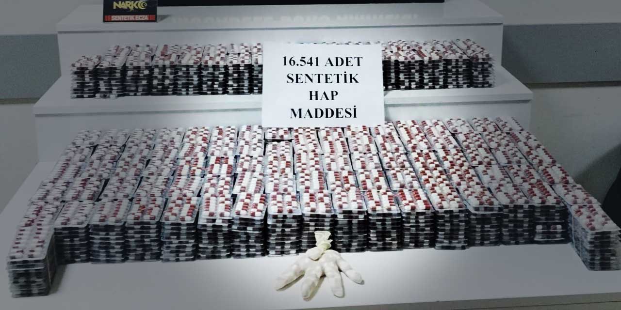 Konya'ya uyuşturucu getiriyordu! Polisi fark edince araçtan atlayıp kaçtı