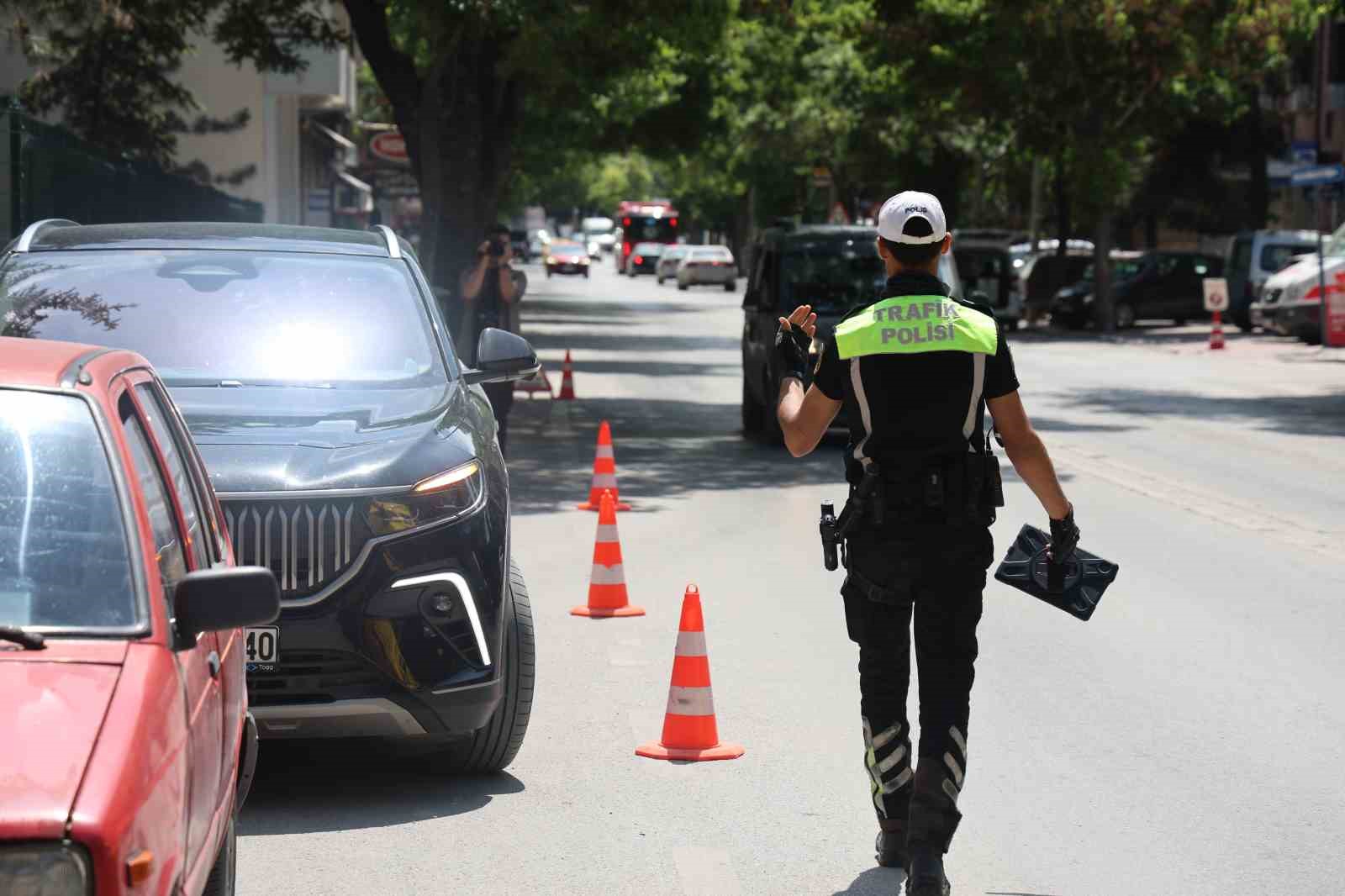 Hız Yapan Yandı! Ehliyete 90 Gün El Konulacak