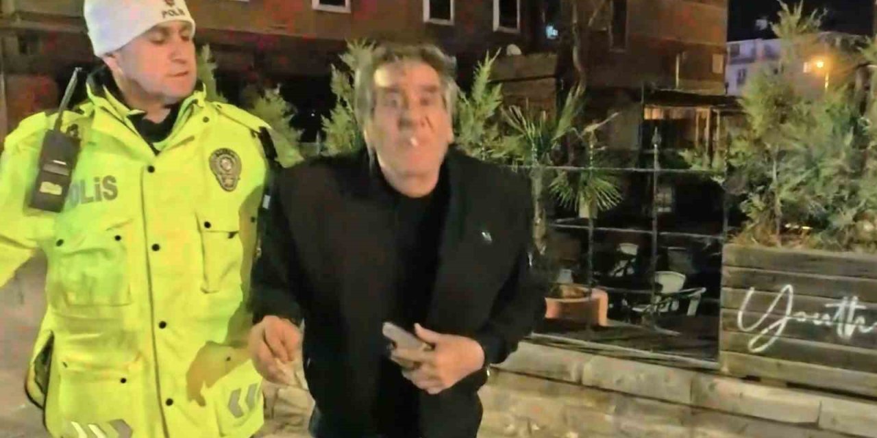 Alkollü sürücü, gazeteciye el sallayıp yüzüne tükürdü