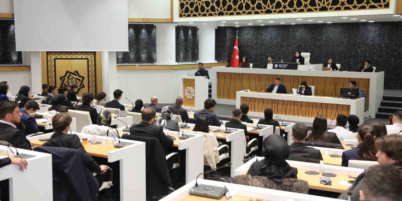Meram’da TBMM Simülasyonu! Gençler Kürsüde