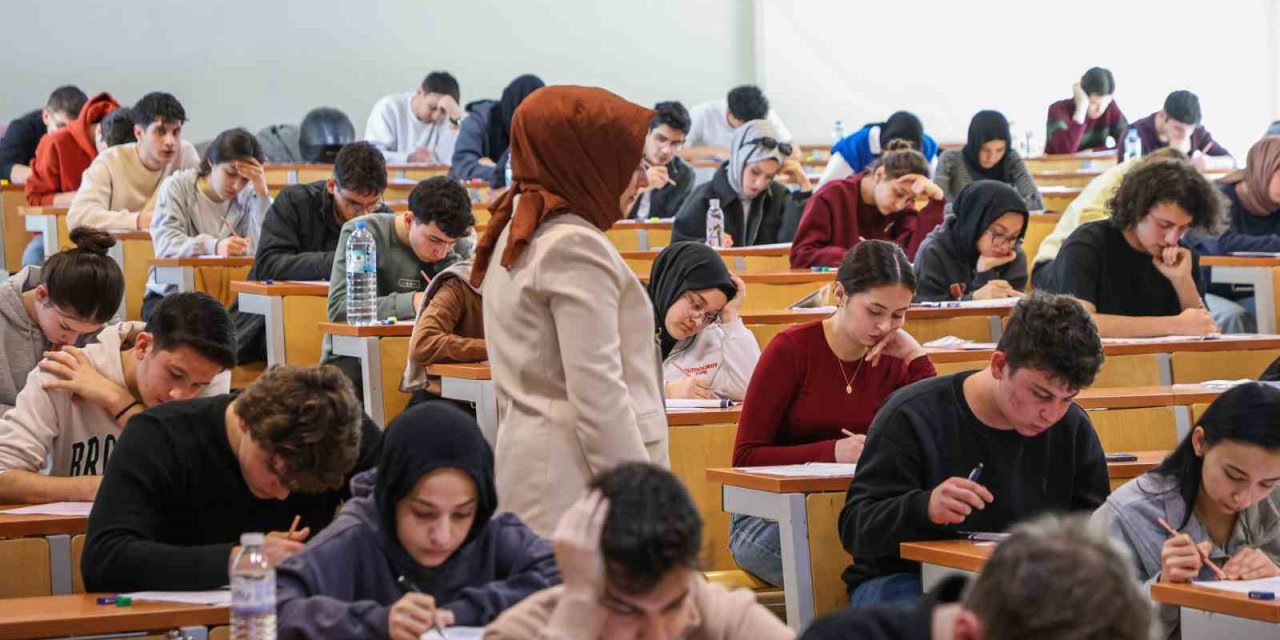 KTO Karatay’da ödüllü deneme sınavı ile YKS provası