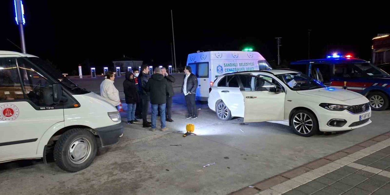 Şüpheli araçtan ceset çıktı! 5 gündür kimse fark etmedi