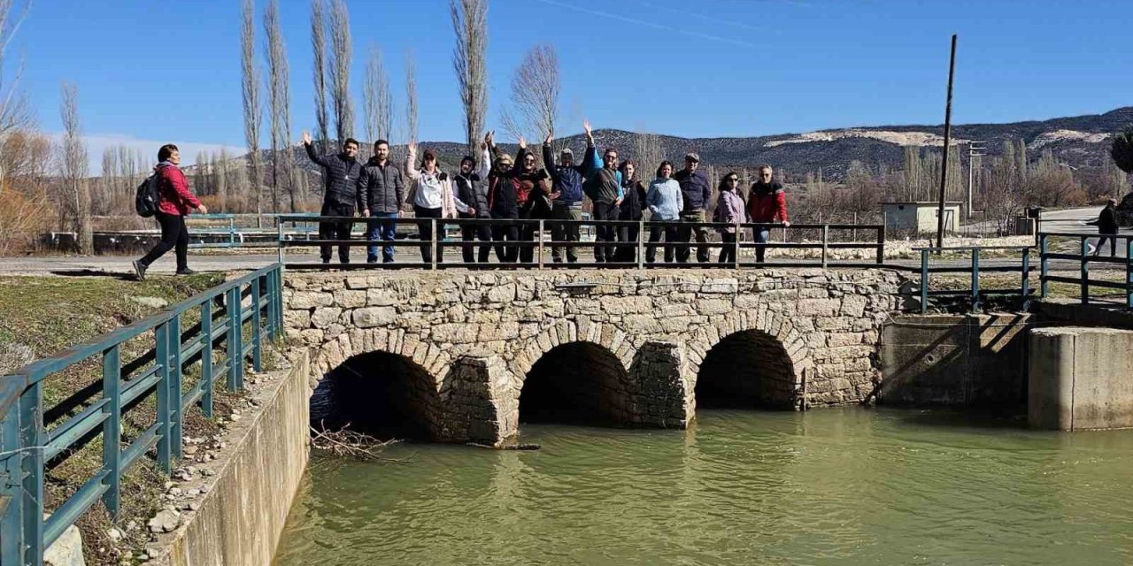 Kuruyan Gölet Doldu, Değirmen Yine Döndü