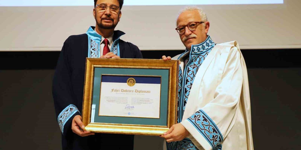 NEÜ’de Afzal Khan’a Fahri Doktora Payesi tevcih edildi