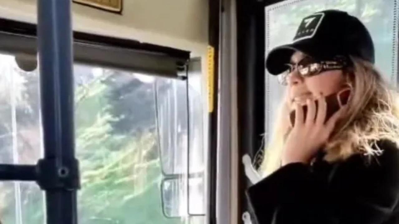 "Polis benim emrimde" diyen kadın tutuklandı