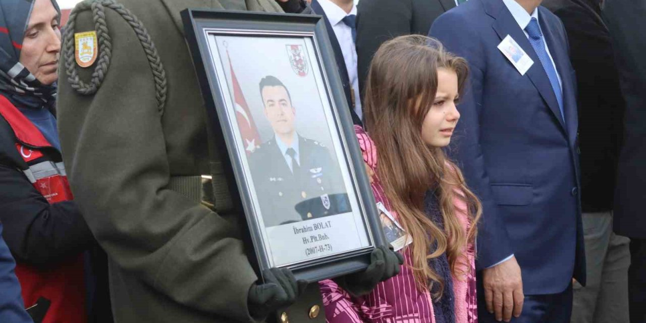 Şehit Pilot Binbaşı İbrahim Bolat son yolculuğuna uğurlandı