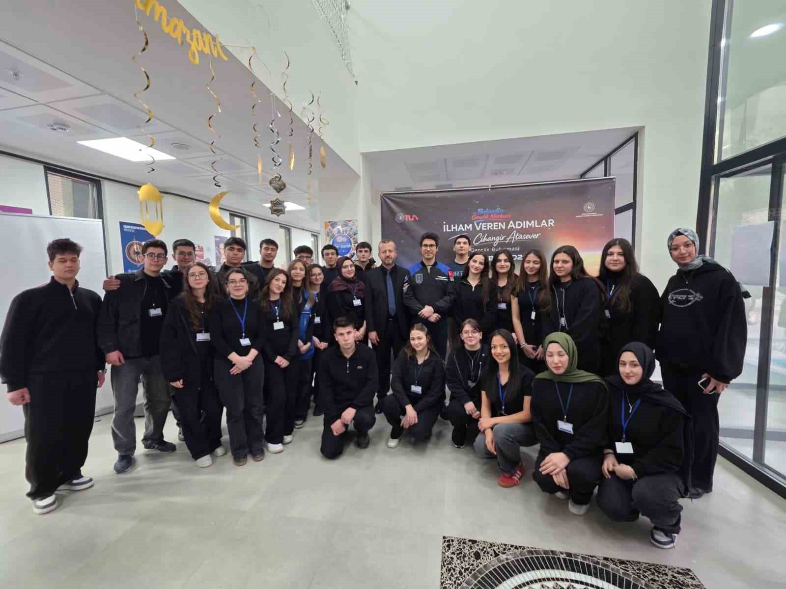 Önce Bolvadin'e sonra uzaya